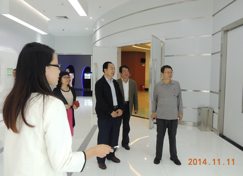 中国中医科学院南方中医药研究所筹建组来访产业园进行参观交流