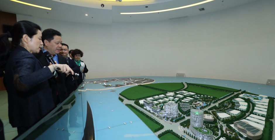 No dia 13 de Janeiro de 2017, o Dr. Yang Xingping, Vice-Governador da Província de Sichuan, liderou uma delegação que visitou o Parque, a fim de conhecer concretamente a situação de desenvolvimento do Parque.