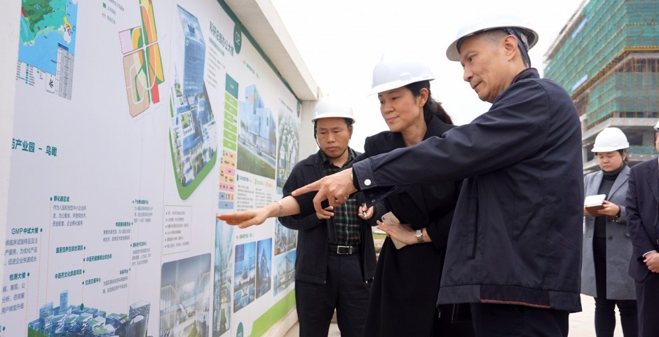 On March 15 of 2017, Director of Hong Kong and Macau Affairs Office of Guangdong Province, Liao Jingshan, led a delegation to the Industrial Park to understand details of the situation of the public services platform, construction progress, business development, etc.
