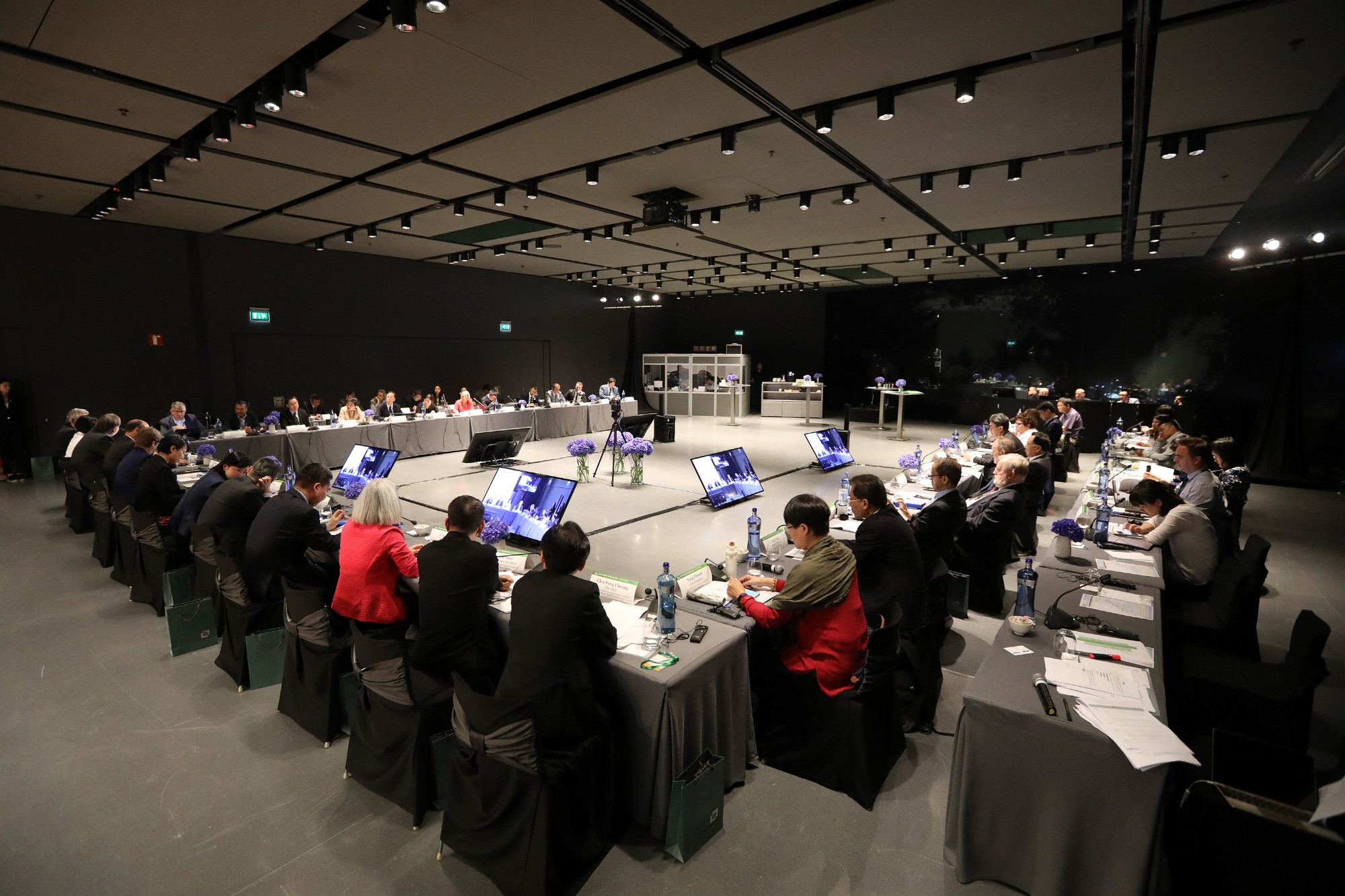 The Successful Hosting of the “2018 Symposium on the Innovative Development and Trade Promotion of Traditional Medicine (Barcelona)” in Spain